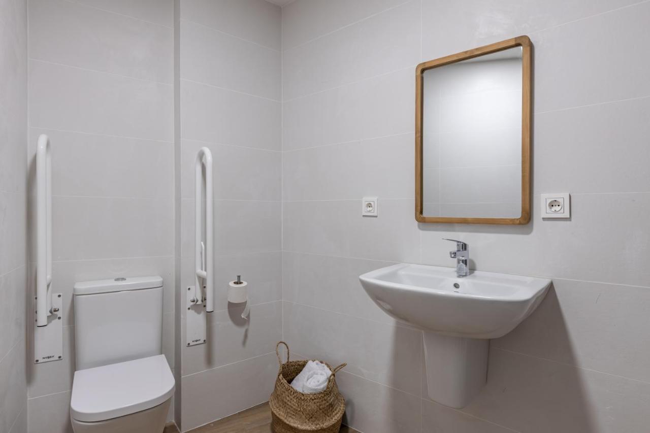 Apartamentos Libere Malaga La Merced Luaran gambar