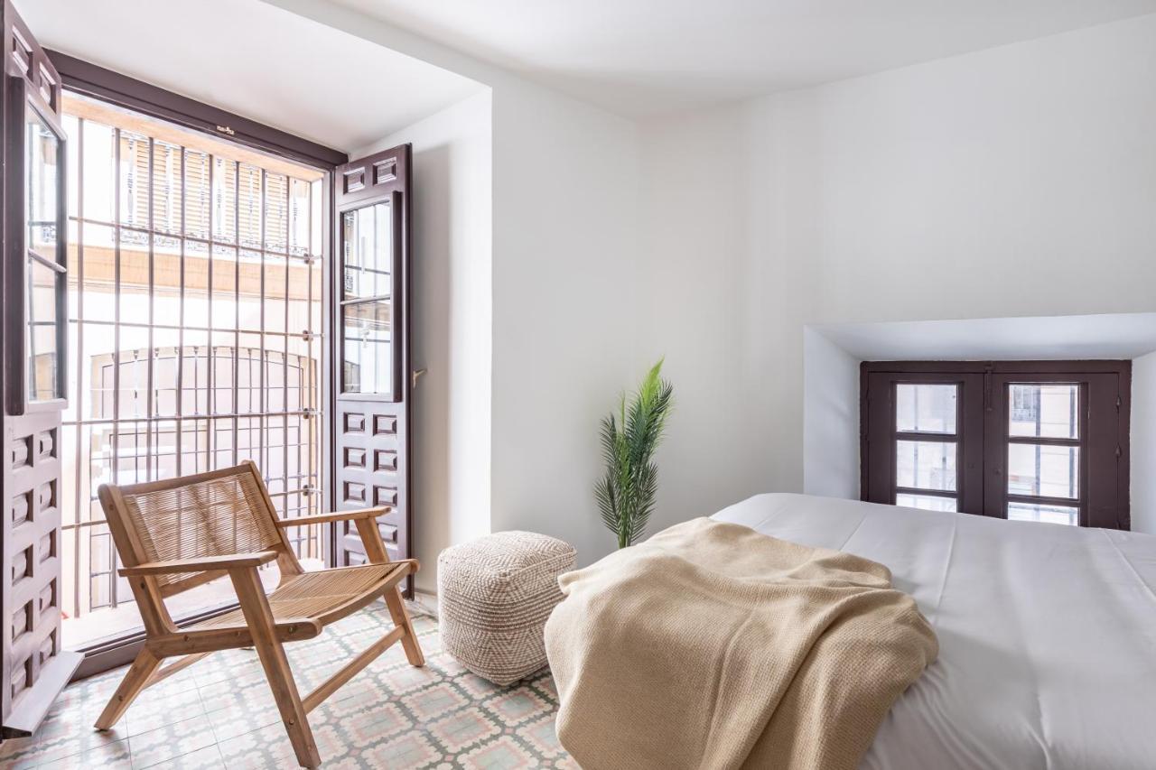 Apartamentos Libere Malaga La Merced Luaran gambar
