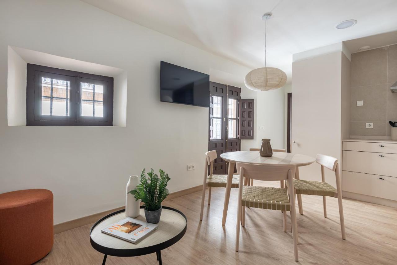Apartamentos Libere Malaga La Merced Luaran gambar